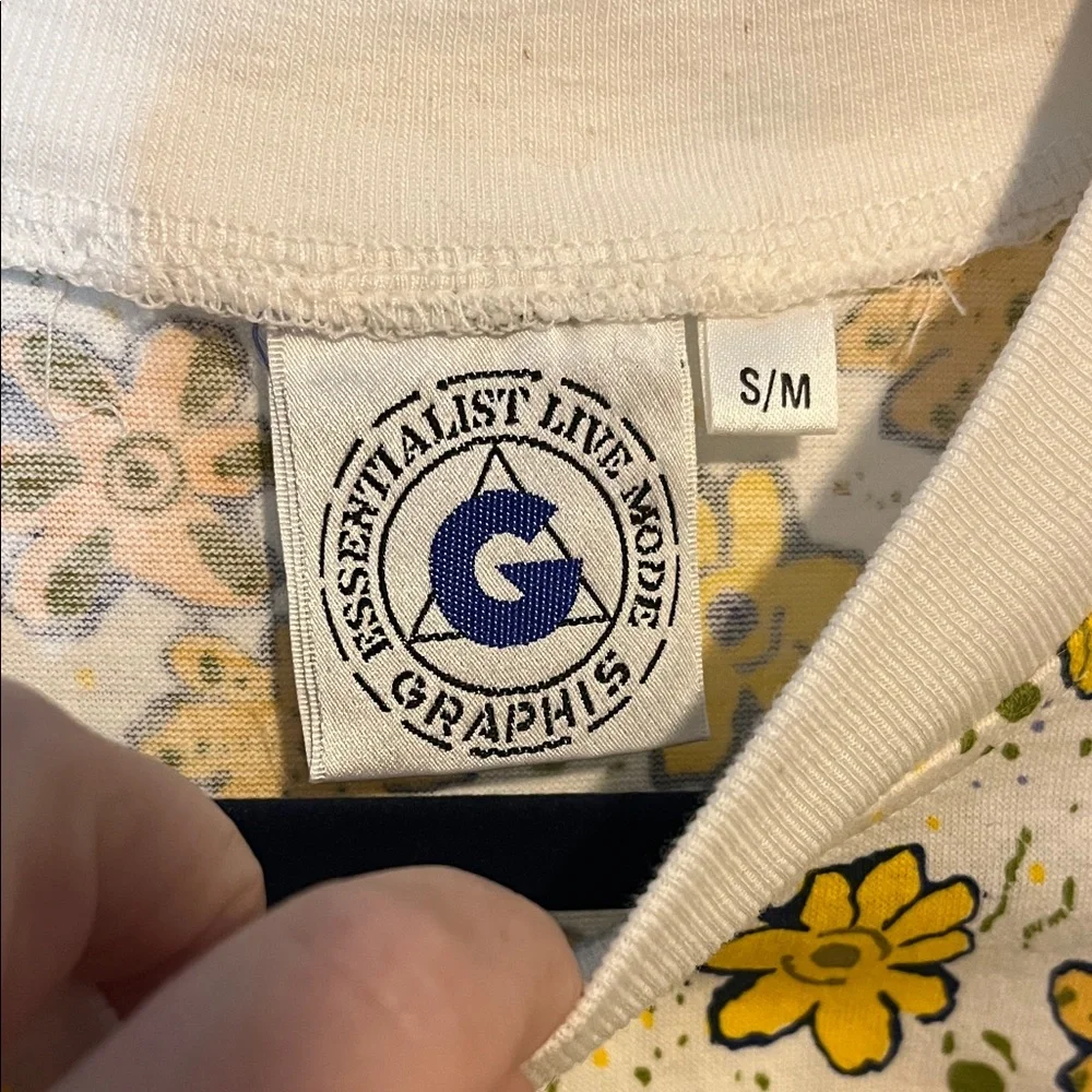 Graphis Essentialist Live Mode Vintage Tee, Size S/M - Picture 2 of 3